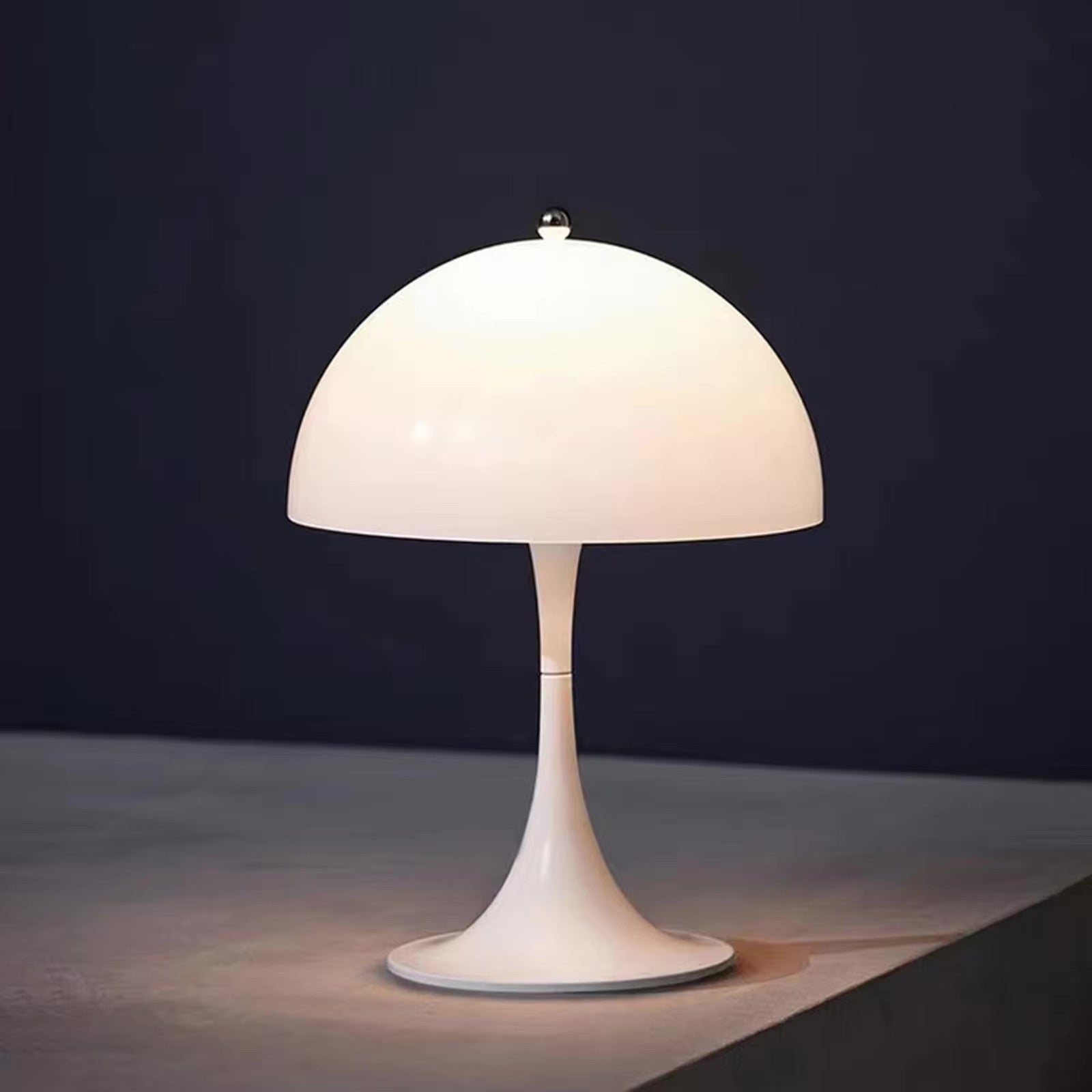 Lucien Lamp